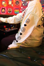 Load image into Gallery viewer, 108 Bonno Murakami.Flowers L/S T-shirt White